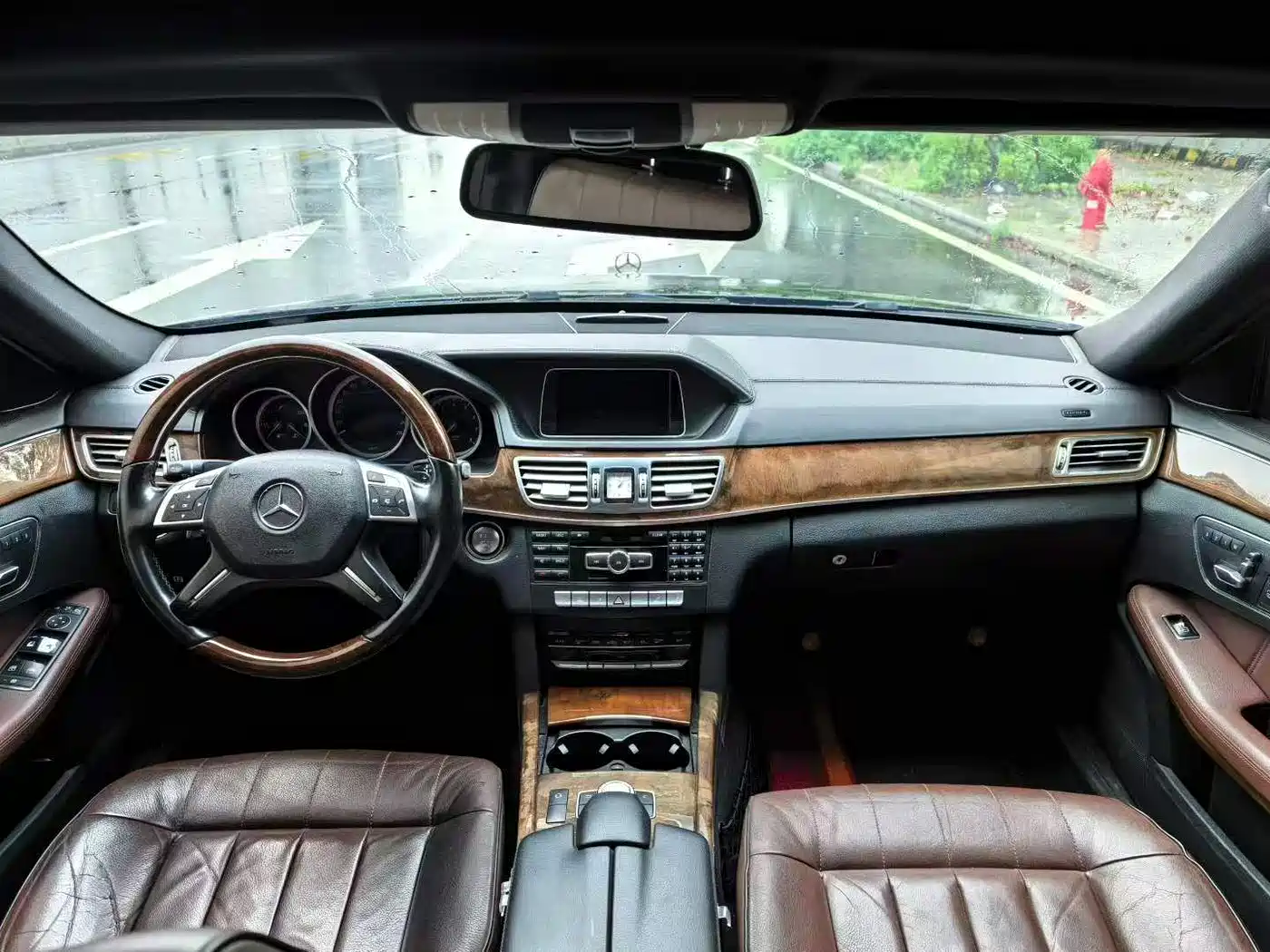 Mercedes-Benz E-Class 2015 E 320 L фото 5