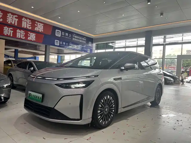 XPeng XPeng X9 2026 Model Extended Range Base Version