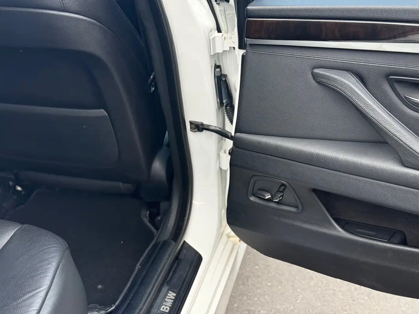 BMW 5 Series 2012 523Li Luxury фото 10