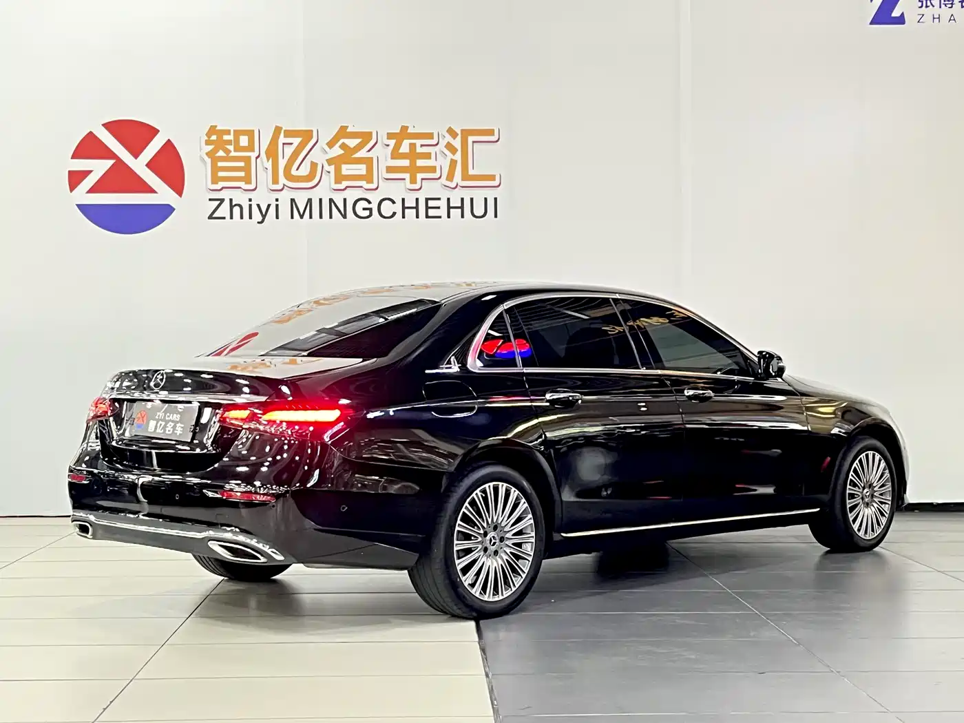 Mercedes-Benz E-Class, миниатюра 12