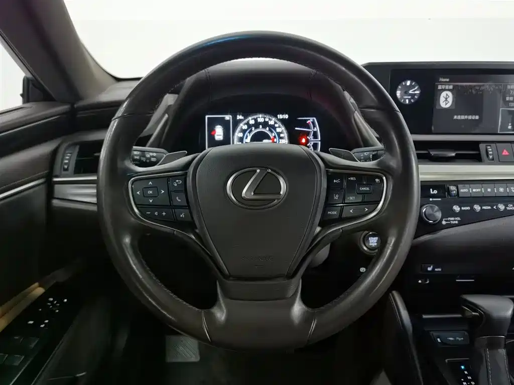 Lexus ES 2020 200 Excellence фото 11