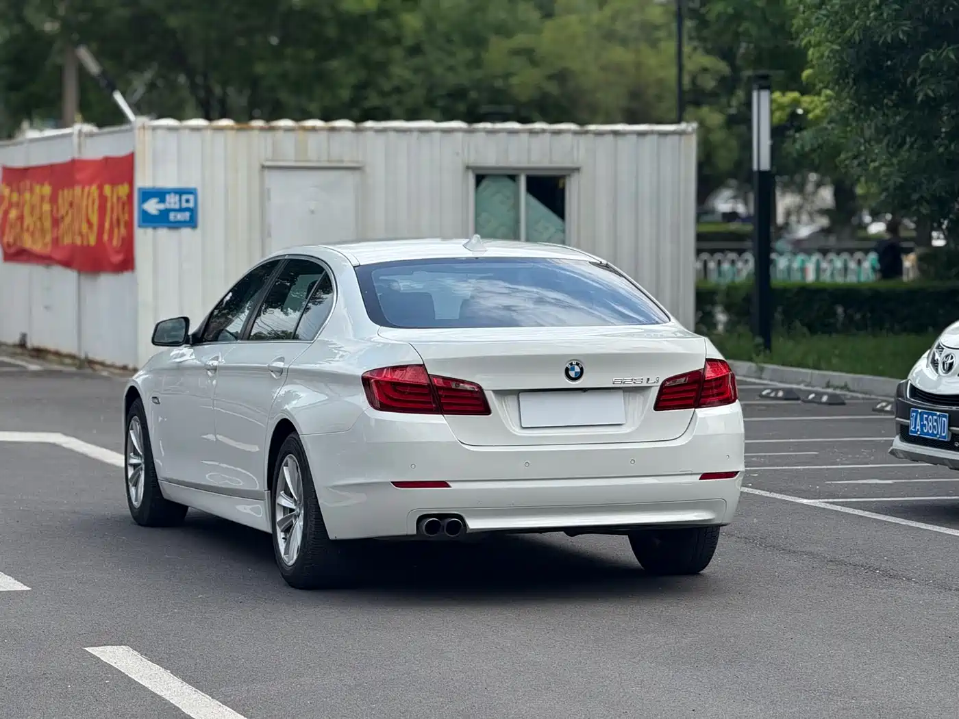 BMW 5 Series 2012 523Li Luxury фото 15
