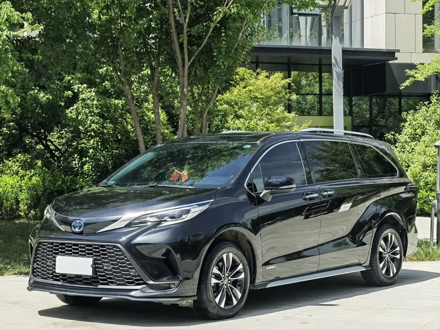 Toyota Granvia 2023 2.5L Hybrid Luxury Edition