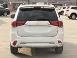 Photo 8 - Mitsubishi Outlander