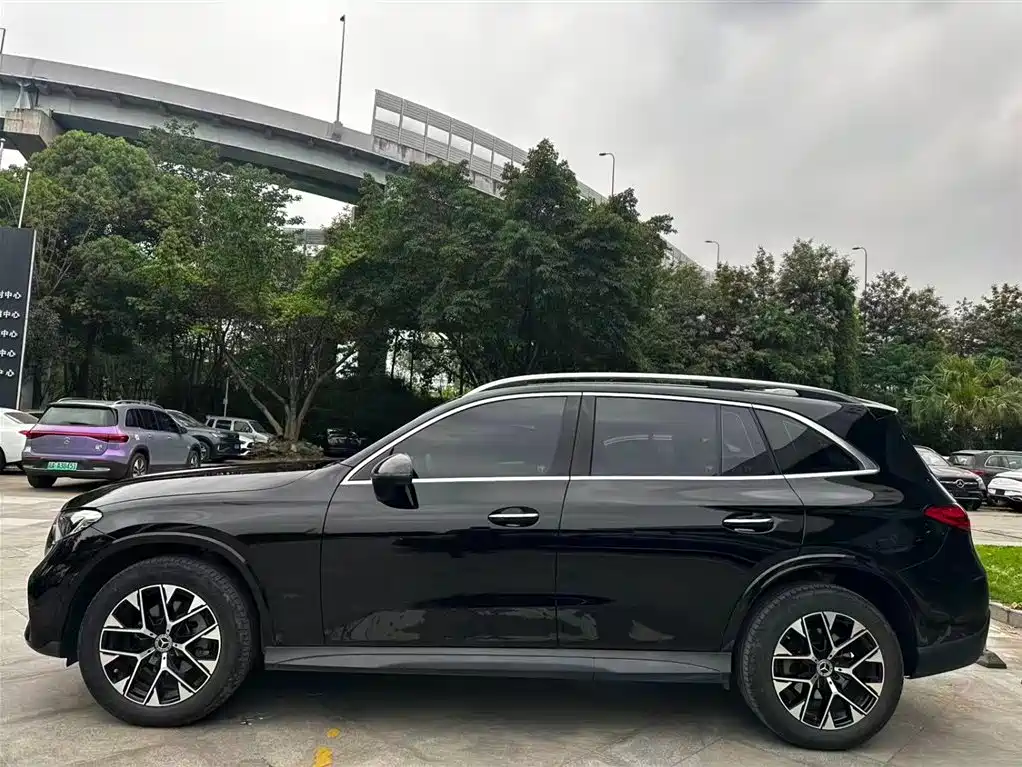 Mercedes-Benz GLC 2023 GLC 260 L 4MATIC Sport 5-seater фото 6