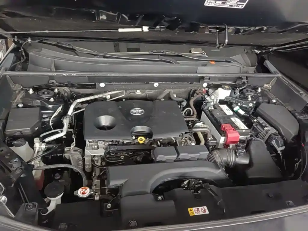 Фото 20 - Toyota RAV4