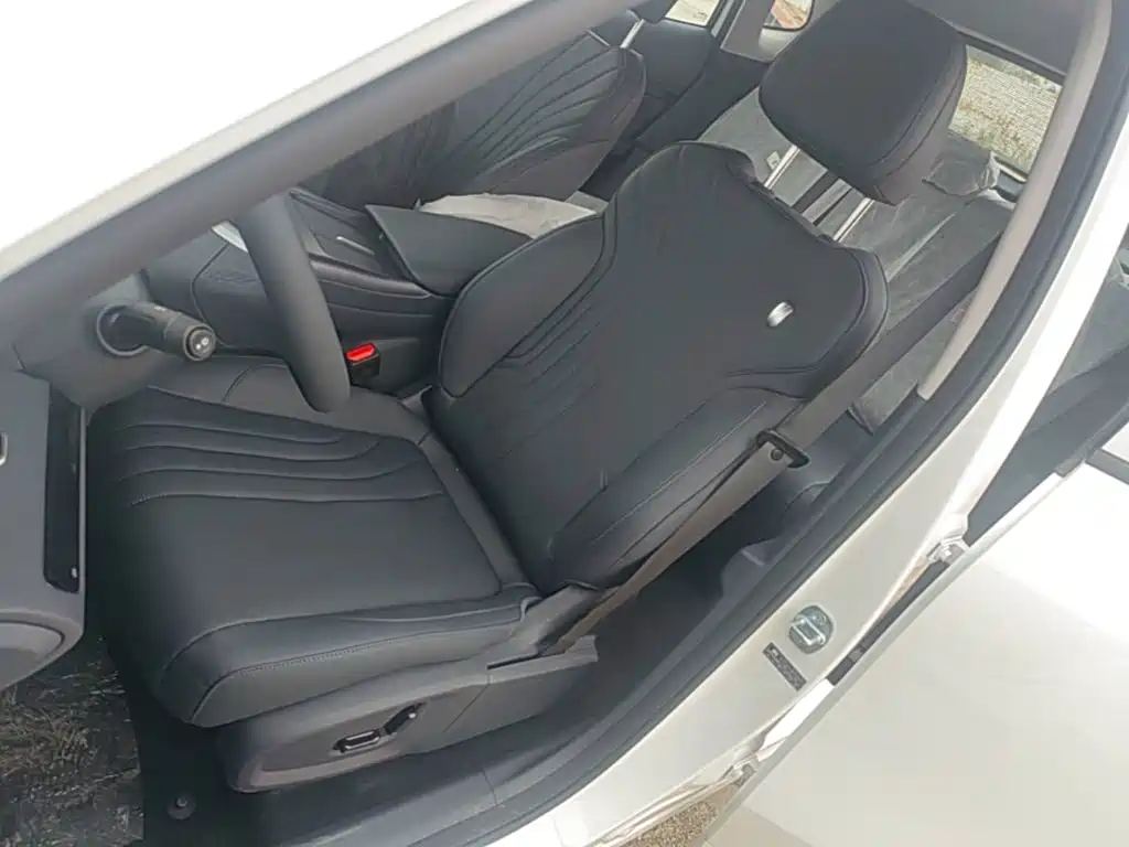 Geely Galaxy Galaxy E5 2026 2026 530km Voyager Edition