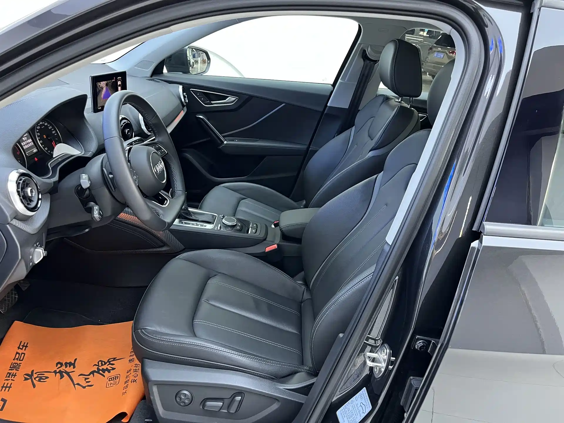 Фото 6 - Audi Q2L