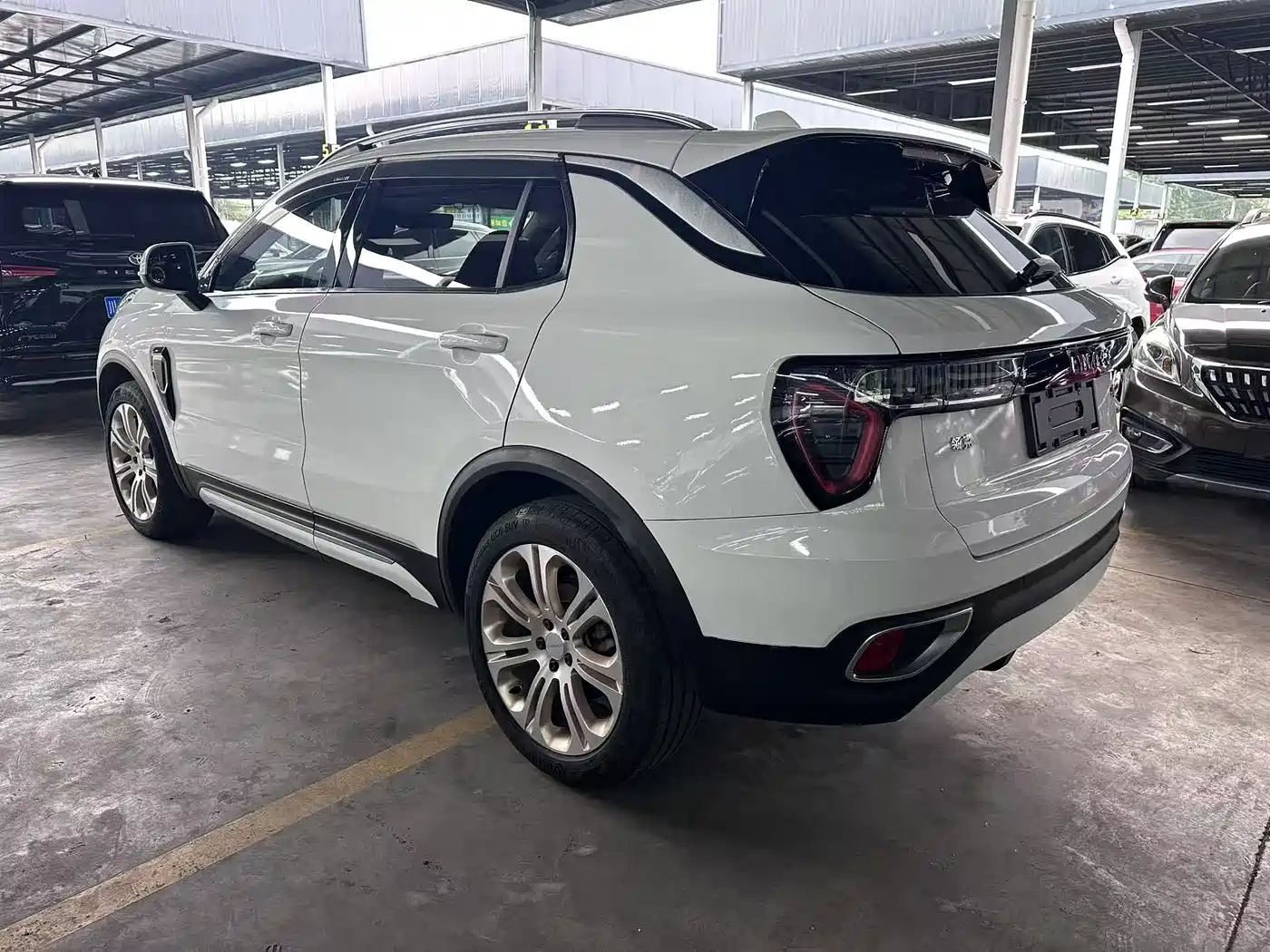 Lynk & Co 01 2017 2.0T 2WD Pro Version фото 4