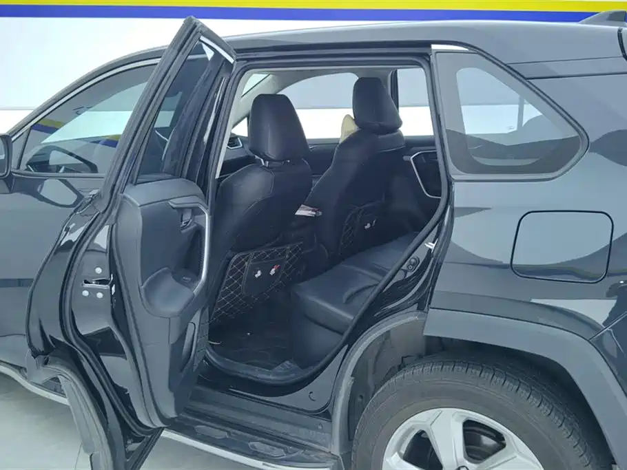 Toyota RAV4 Rongfang 2021 Hybrid 2.5L E-CVT Front-wheel Drive Elite Edition фото 11