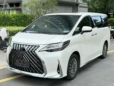 Lexus LM