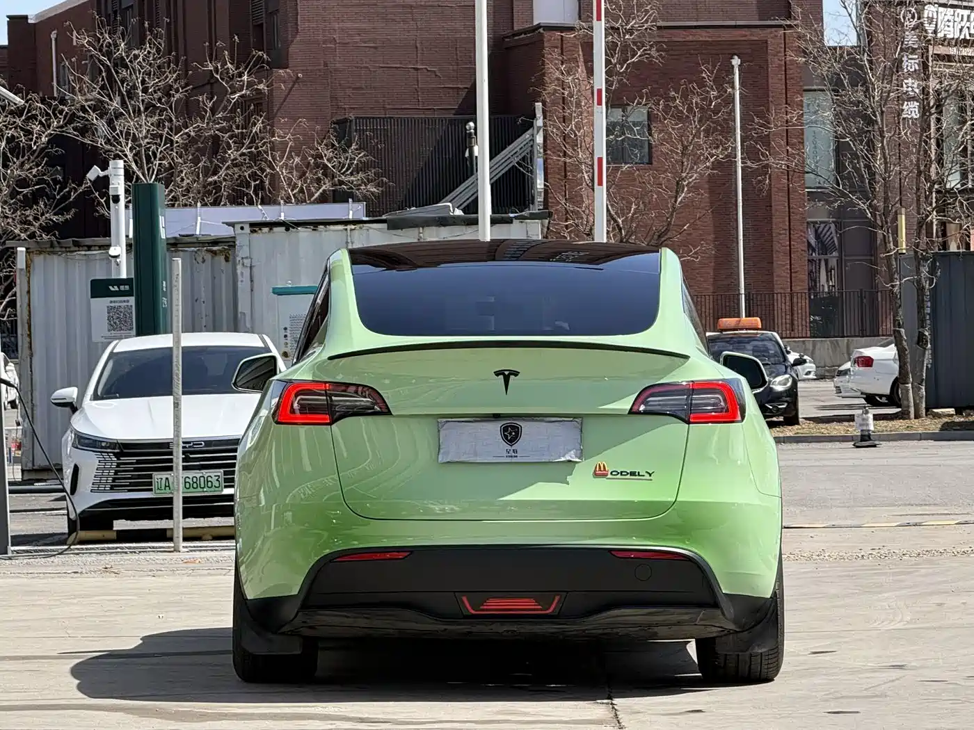 TESLA MODEL Y