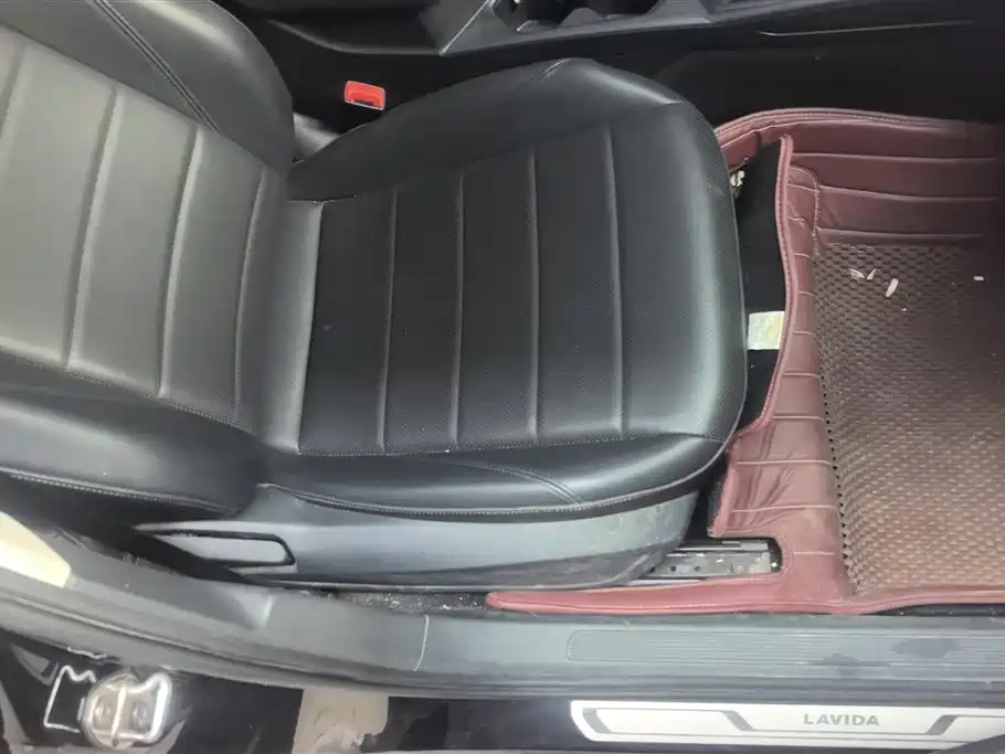 Volkswagen Lavida 2019 1.5L Automatic Comfort Edition China VI фото 8