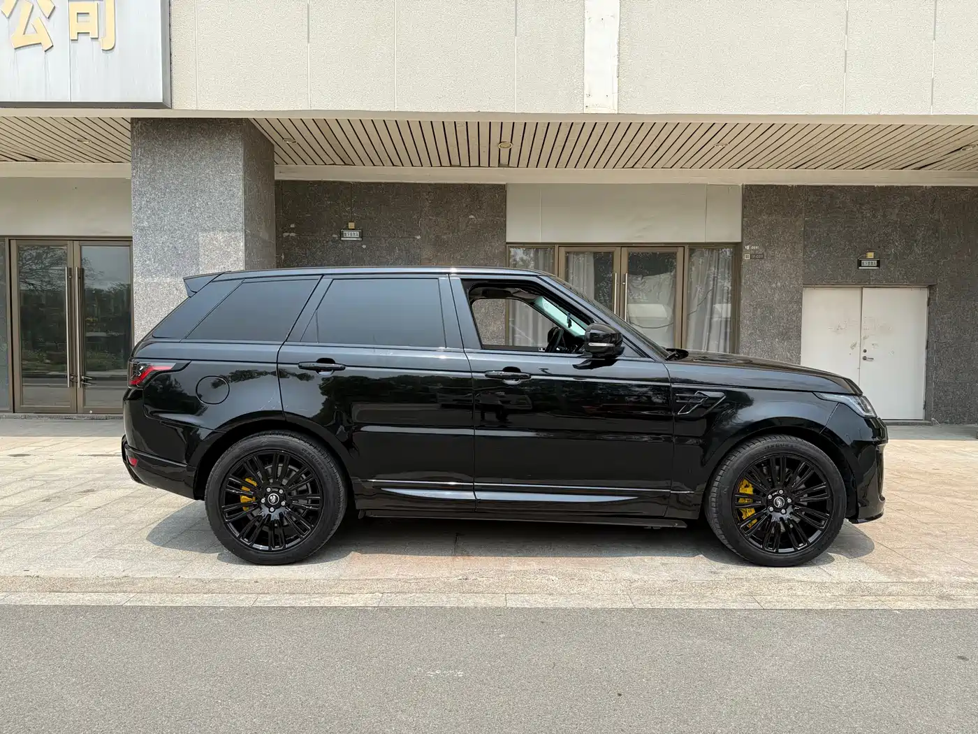 Land Rover Range Rover Sport 2016 Model 3.0 SC V6 HSE DYNAMIC фото 5