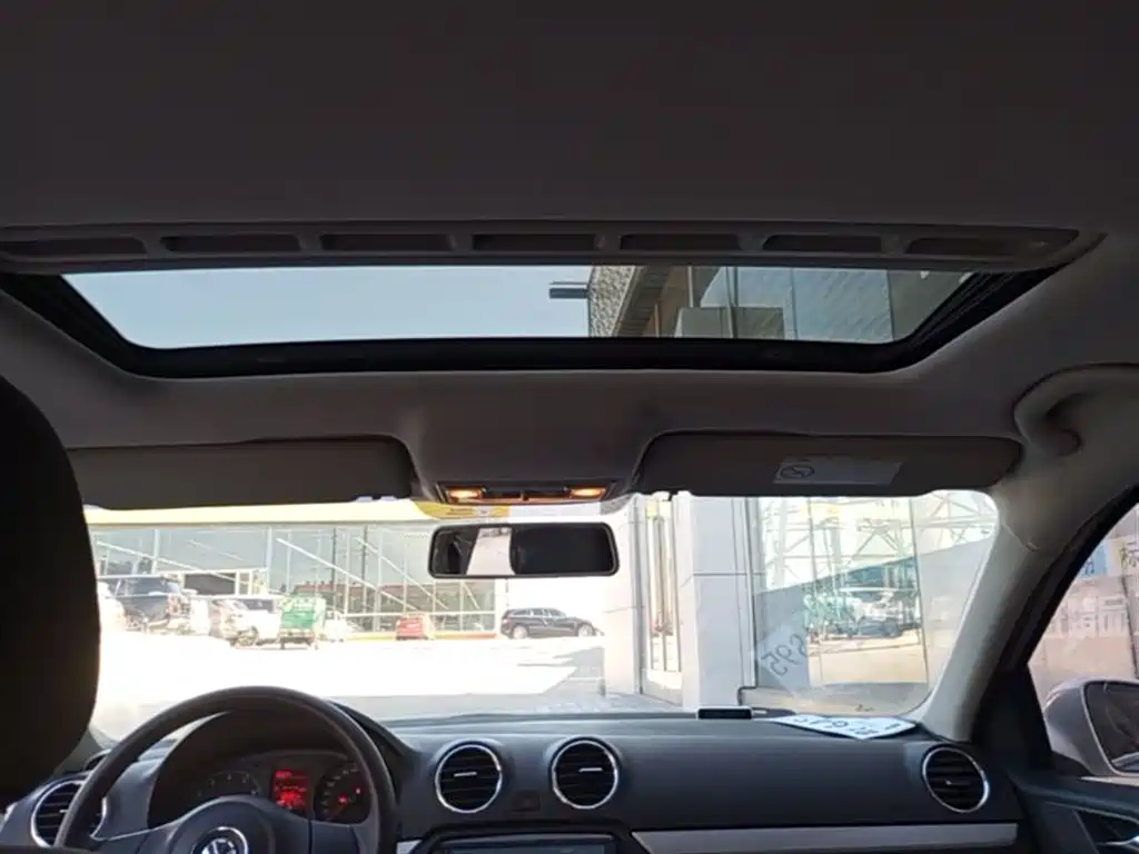 Volkswagen Jetta 2015 1.6L Manual Comfort фото 18