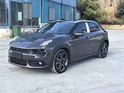 Lynk & Co 02