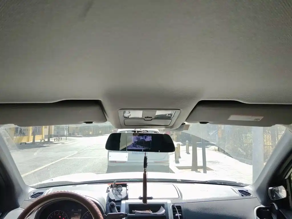 Dongfeng Fengdu MX6 2015 2015 2.0L Manual 2WD Navigator Edition