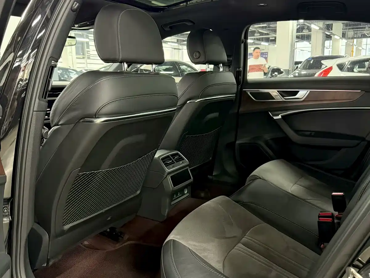 Audi A6L 2023 45 TFSI Premium Selection Dynamic фото 5