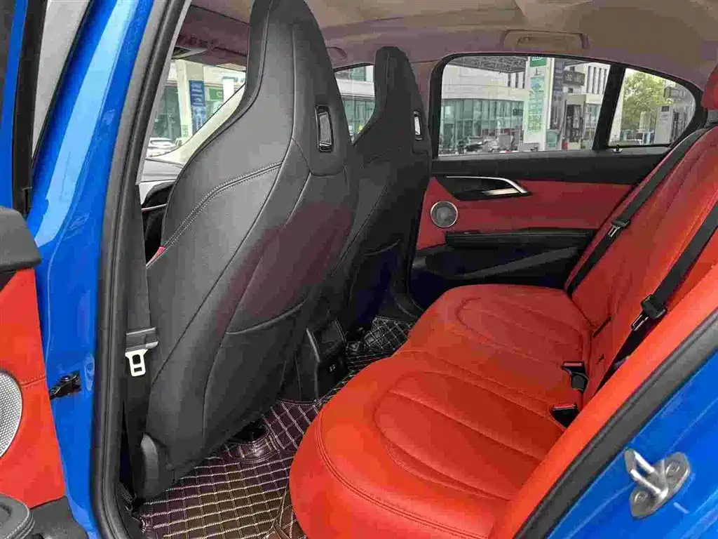 BMW 1 Series 2022 125i M Sport Shadow Edition фото 8