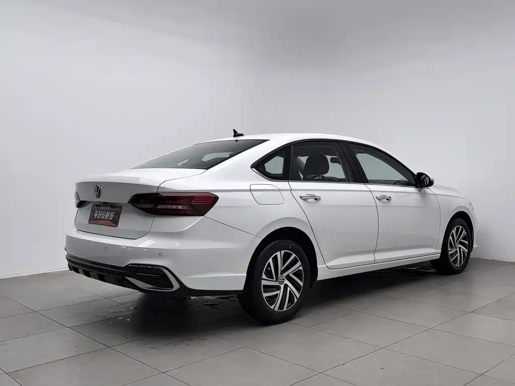Фото 2 - Volkswagen Lavida