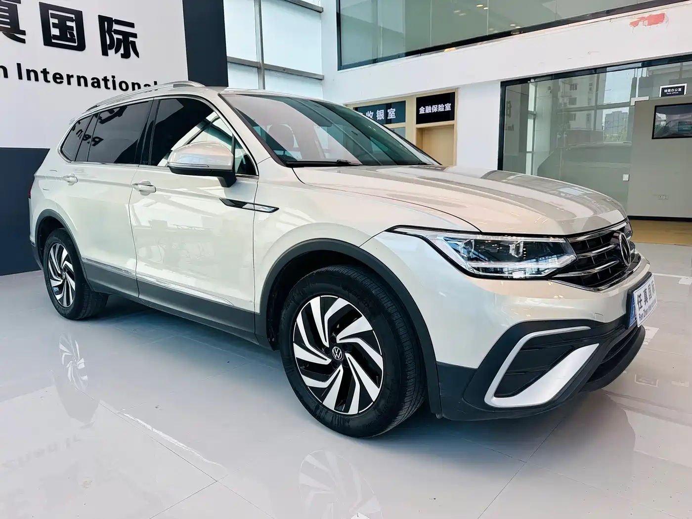 Volkswagen Tiguan L 2023 280TSI 2WD Trend Limited Edition фото 3