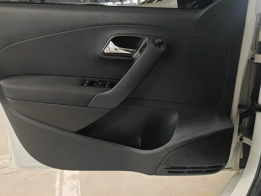 Volkswagen Polo 2018 1.5L Auto Comfort фото 7