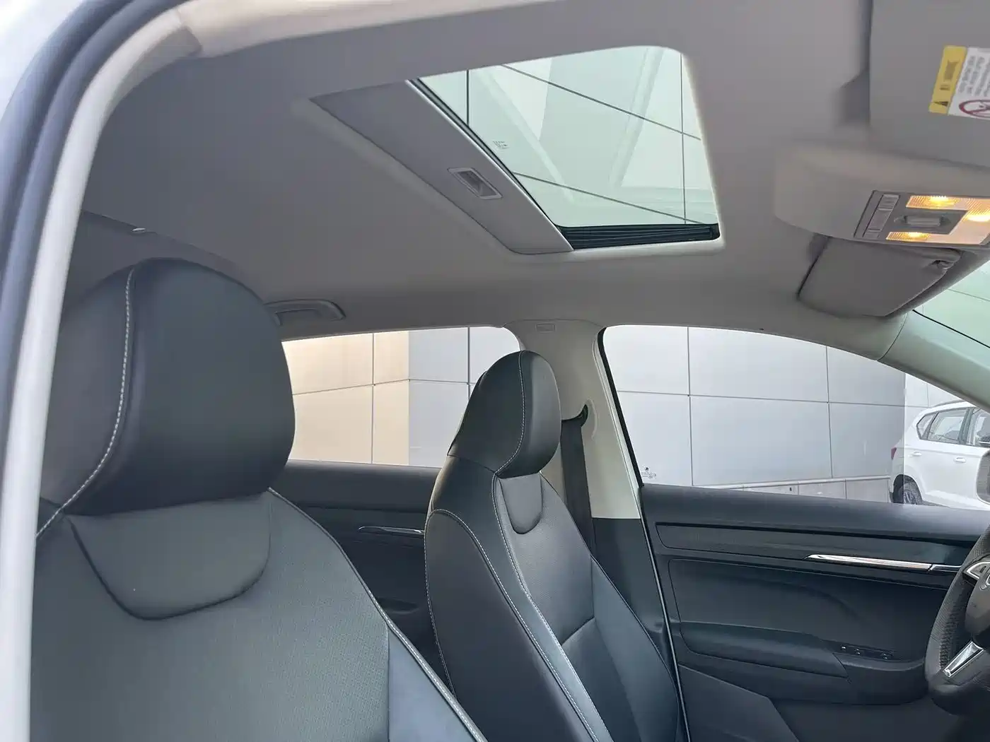 Škoda Kamiq 2022 1.5L Automatic Comfort Edition фото 15