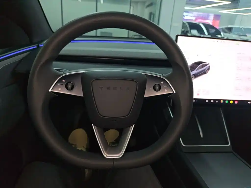 Tesla Model Y L 2025 2025 Facelift Long Range AWD