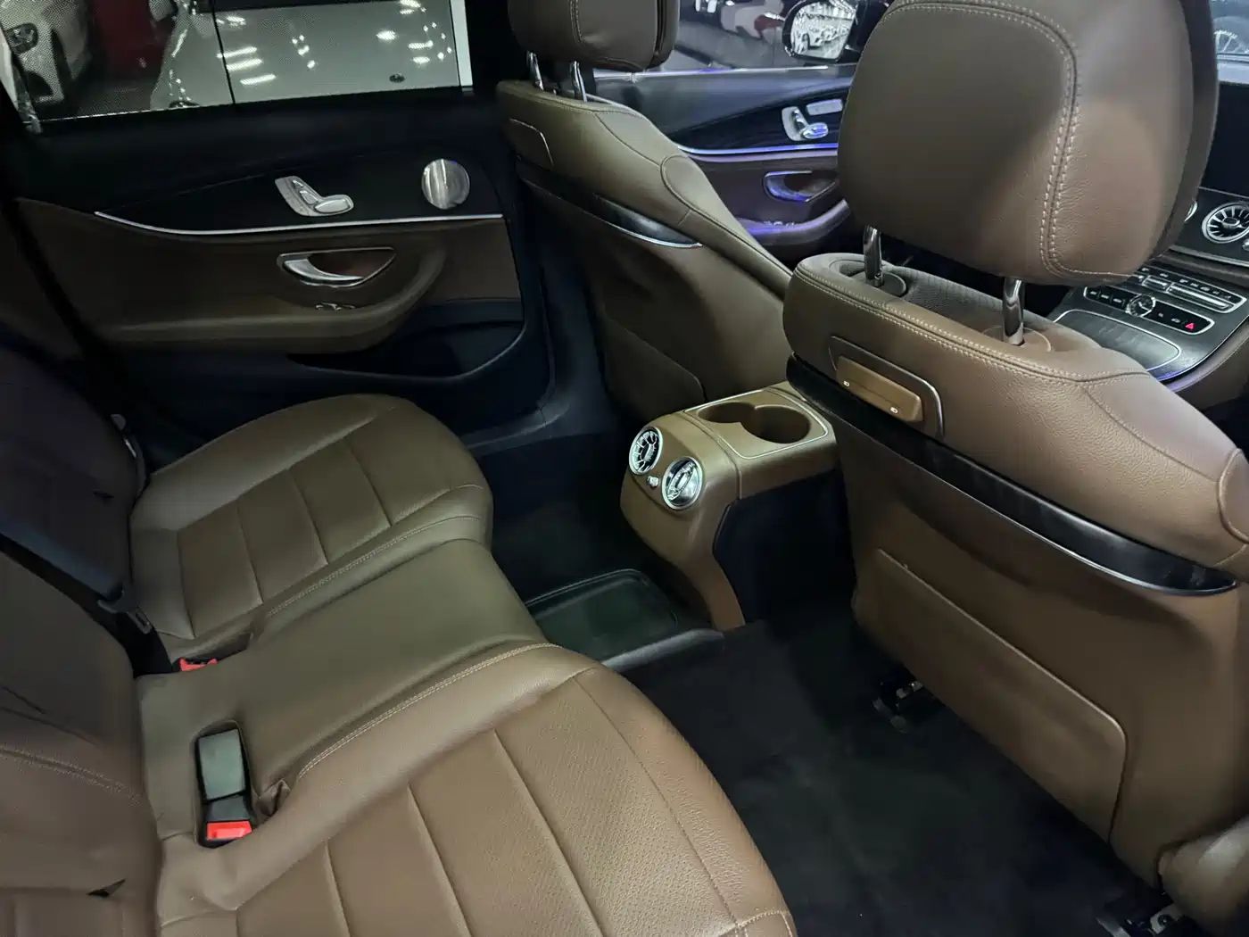Mercedes-Benz E-Class 2019 E 300 L Sport Fashion фото 9