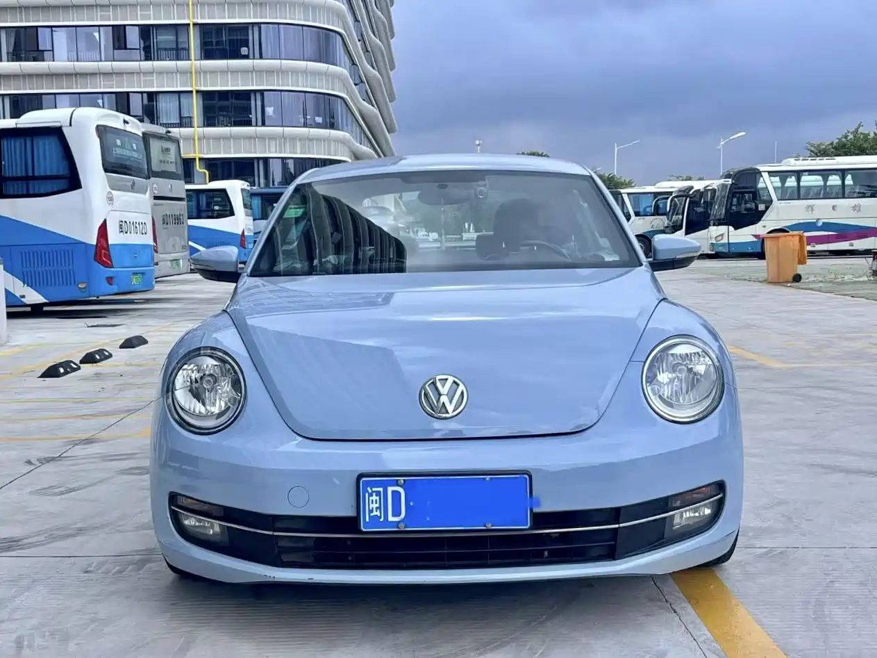 Photo 2 - Volkswagen Beetle
