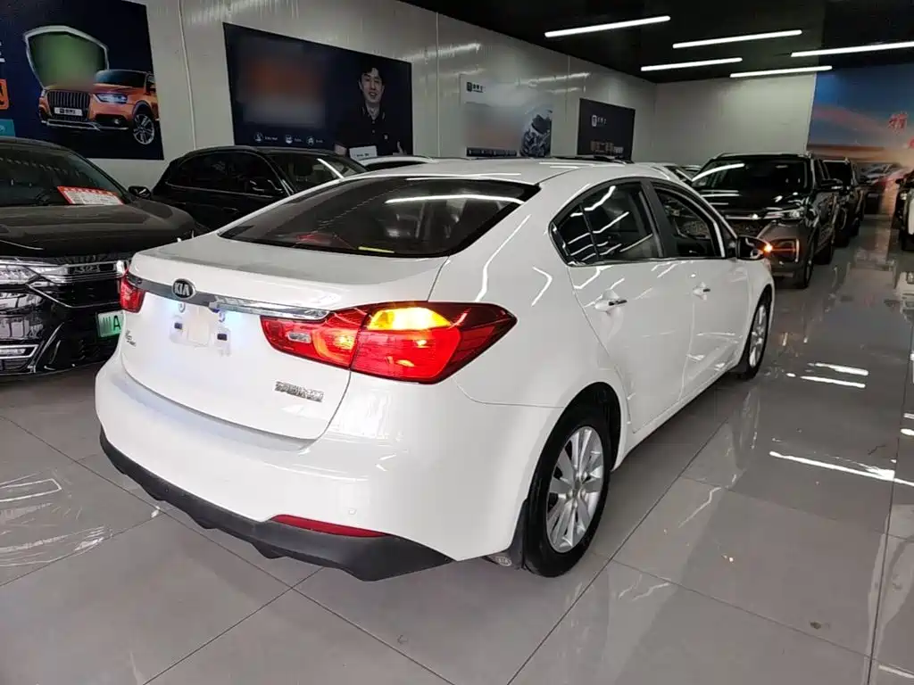 Фото 7 - Kia K3