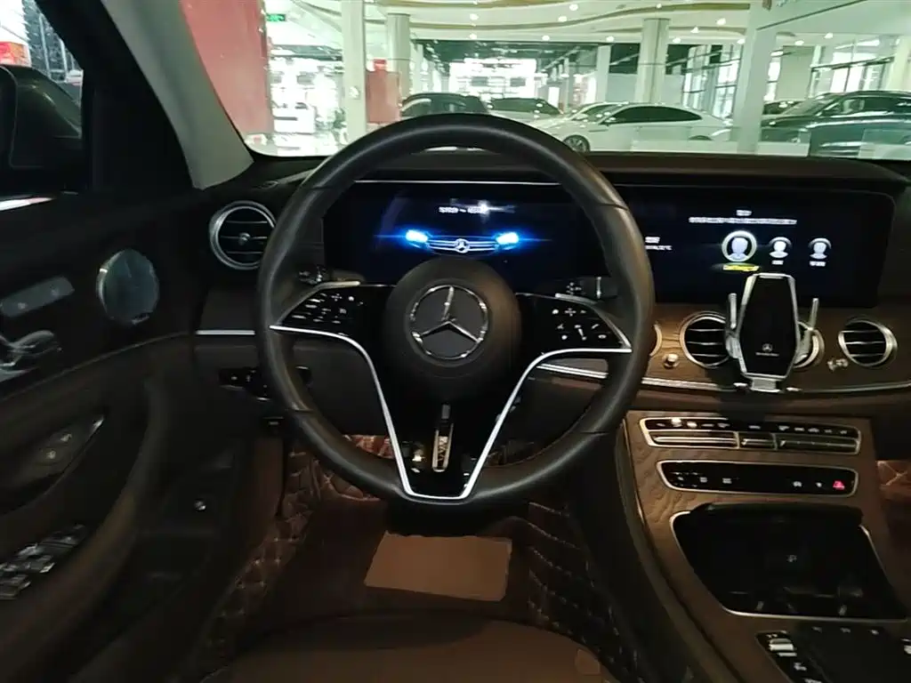 Mercedes-Benz E-Class 2021 E 300 L Luxury фото 11