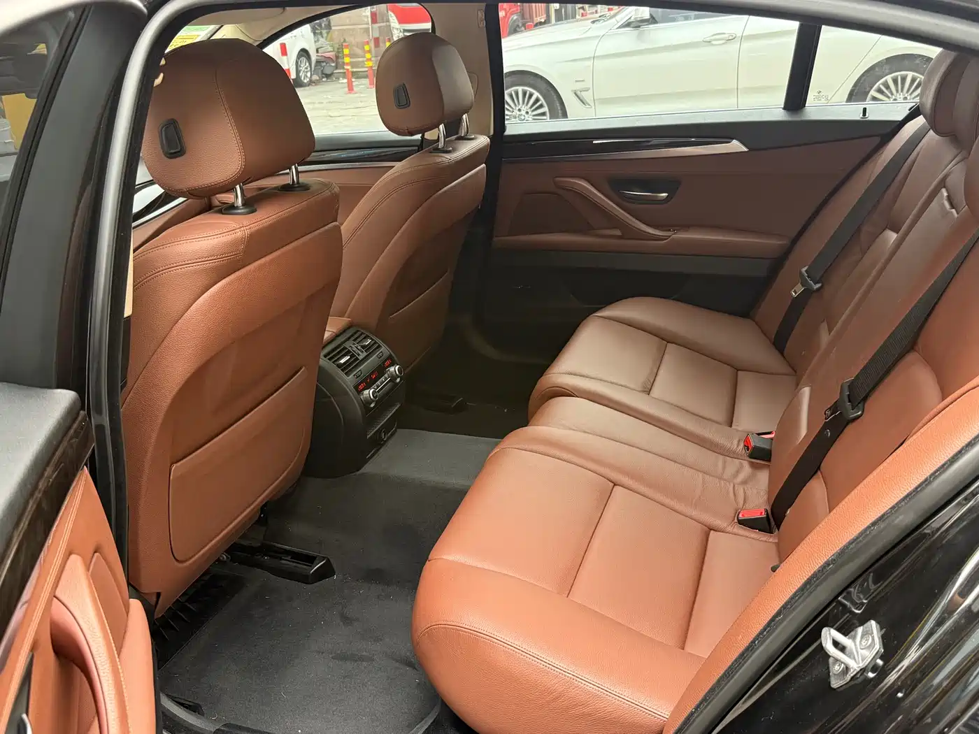 BMW 5 Series 2014 528Li Leading Edition фото 7