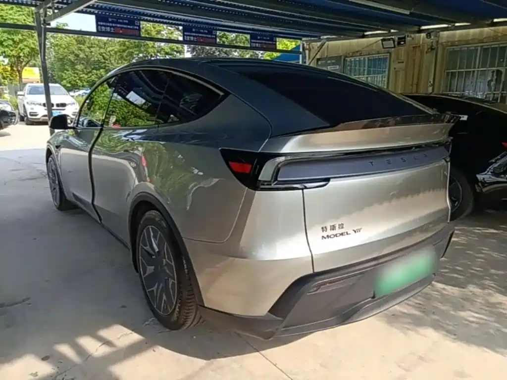 Tesla Model Y L 2026 2025 Facelift Long Range AWD