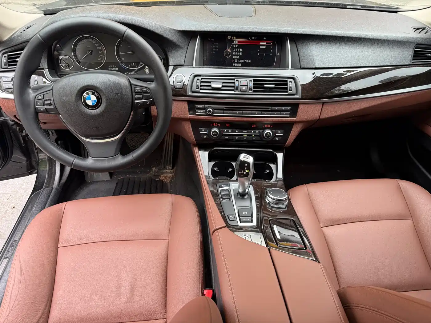 BMW 5 Series 2014 528Li Leading Edition фото 4