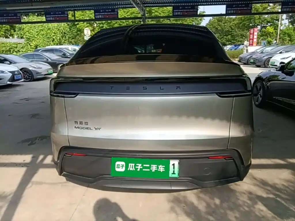 Tesla Model Y L 2026 2025 Facelift Long Range AWD