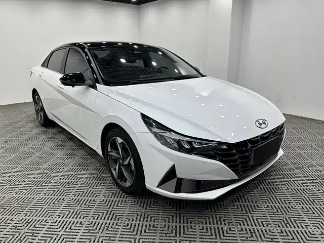 Hyundai Elantra 2022