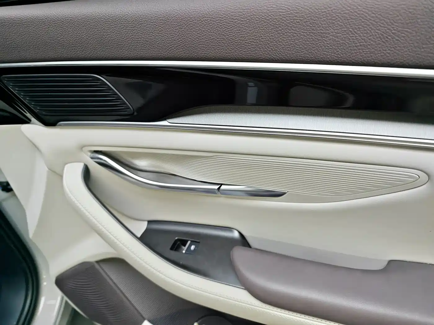 BYD Song PLUS PHEV 2025 DM-i 112KM Honor фото 13