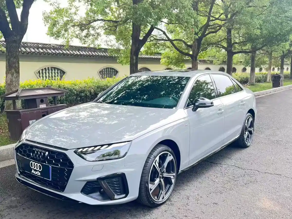 Audi A4L 2025 2025 2 Million Celebration Edition 40 TFSI Luxury Dynamic B&O Starlight Night Edition