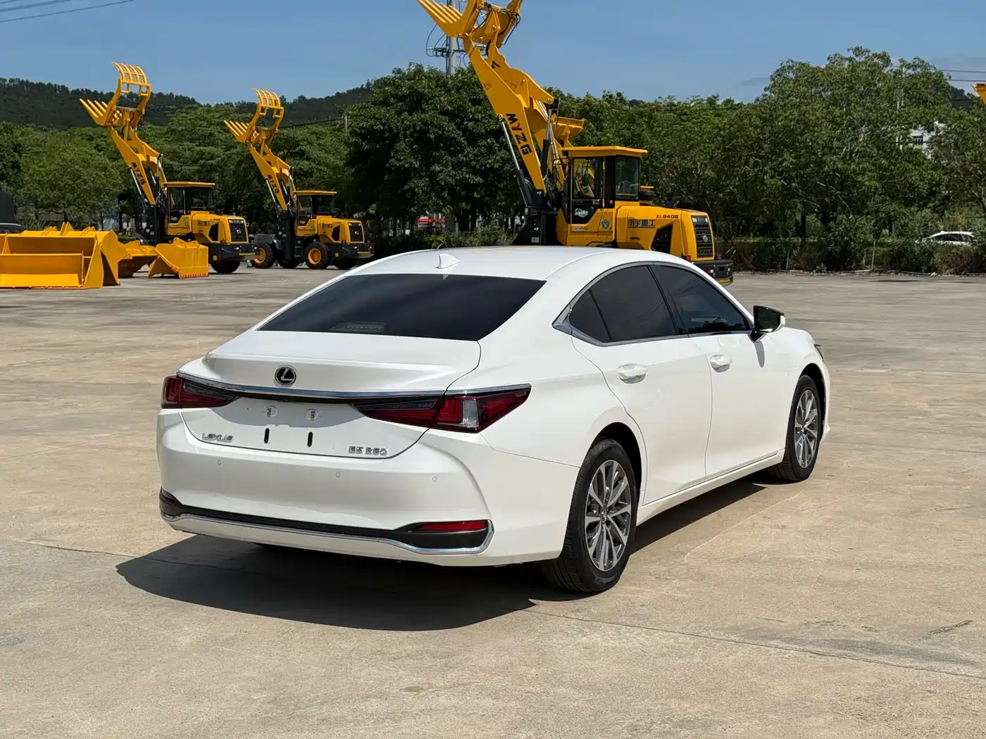 Lexus ES 2024 200 Premium Edition фото 9