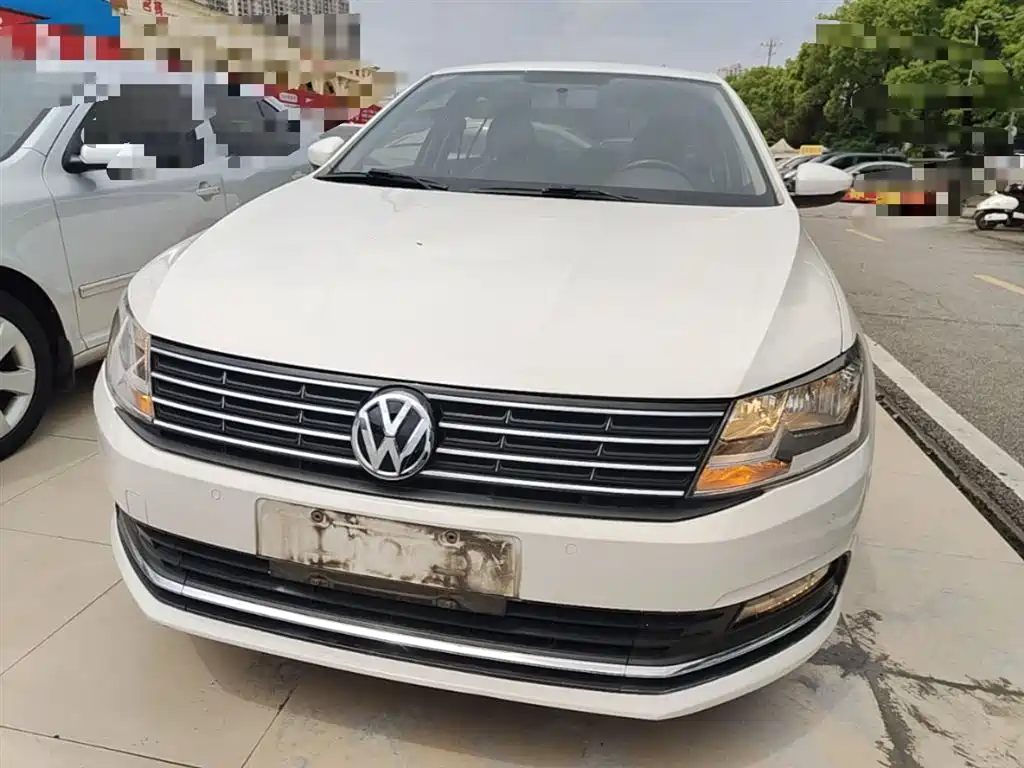 Volkswagen Lavida 2015 1.6L Automatic Comfort Edition фото 3