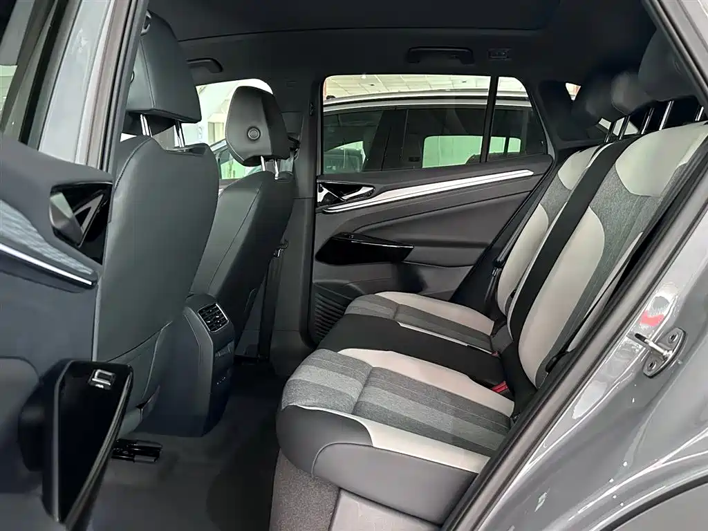 Volkswagen ID.4 CROZZ 2026 2025 Pure Enjoyment Edition
