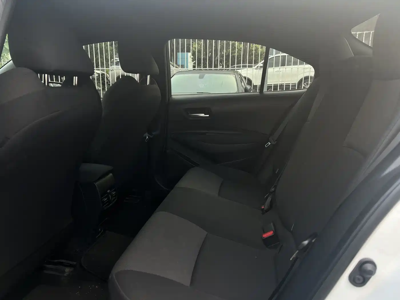 Toyota Levin 2022 Dual Engine 1.8H E-CVT Leading Edition фото 9