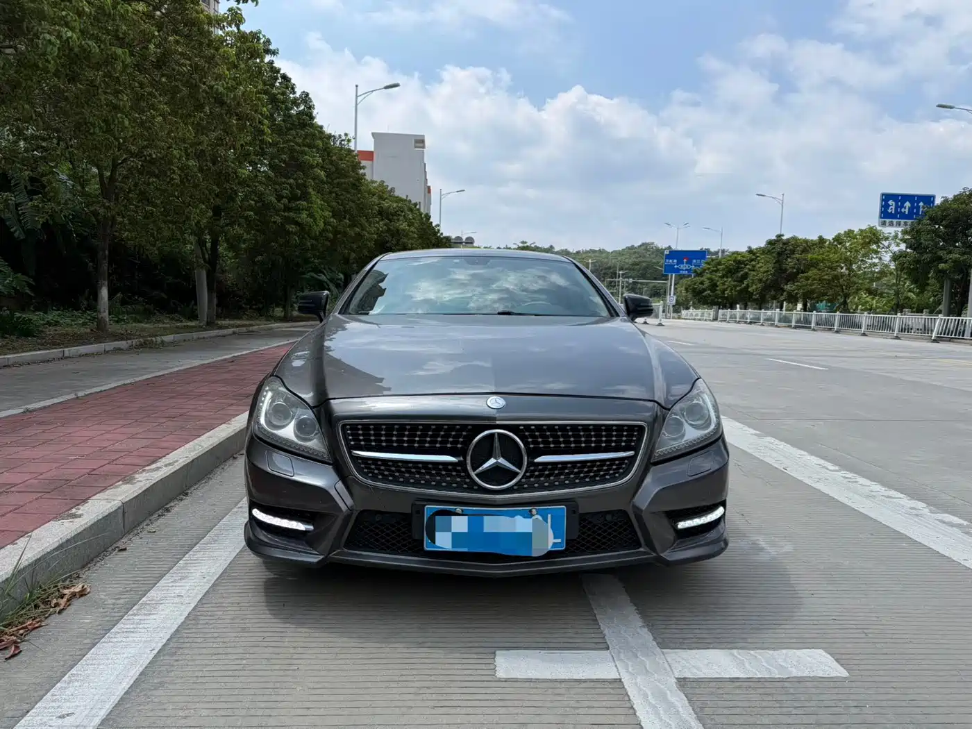 Photo 2 - Mercedes-Benz CLS
