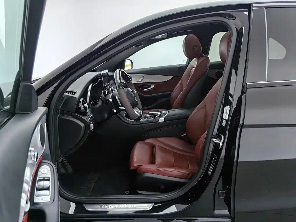 Фото 10 - Mercedes-Benz C-Class