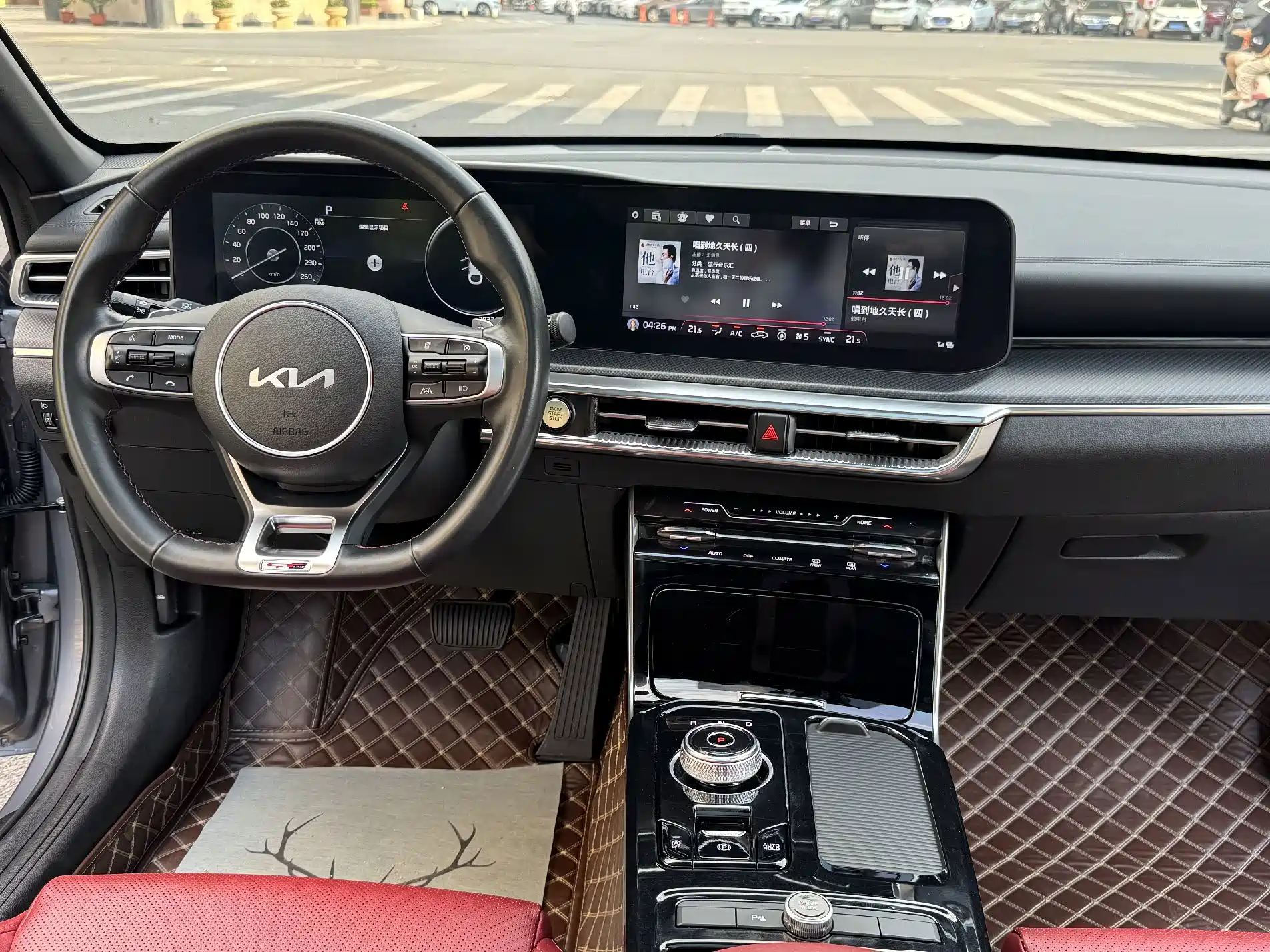 Photo 14 - Kia K5