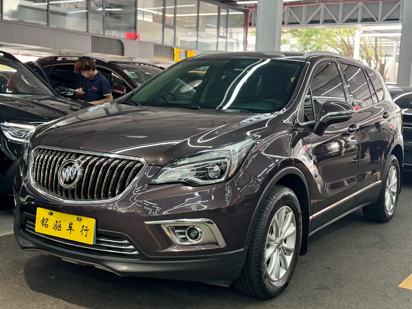 Фото 1 - Buick Envision Plus
