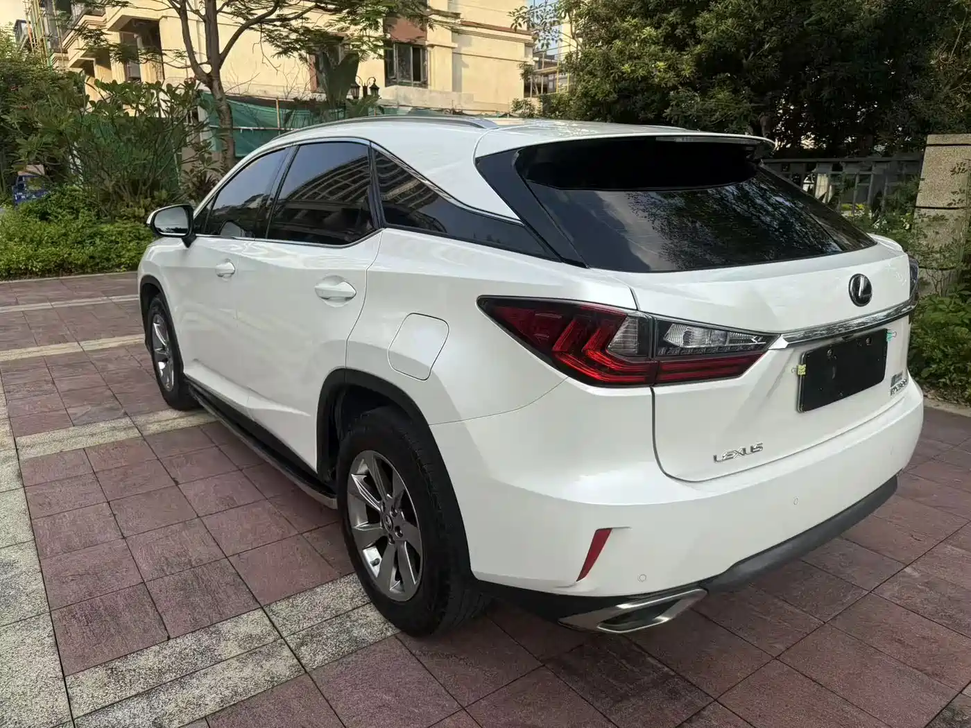 Фото 7 - Lexus RX