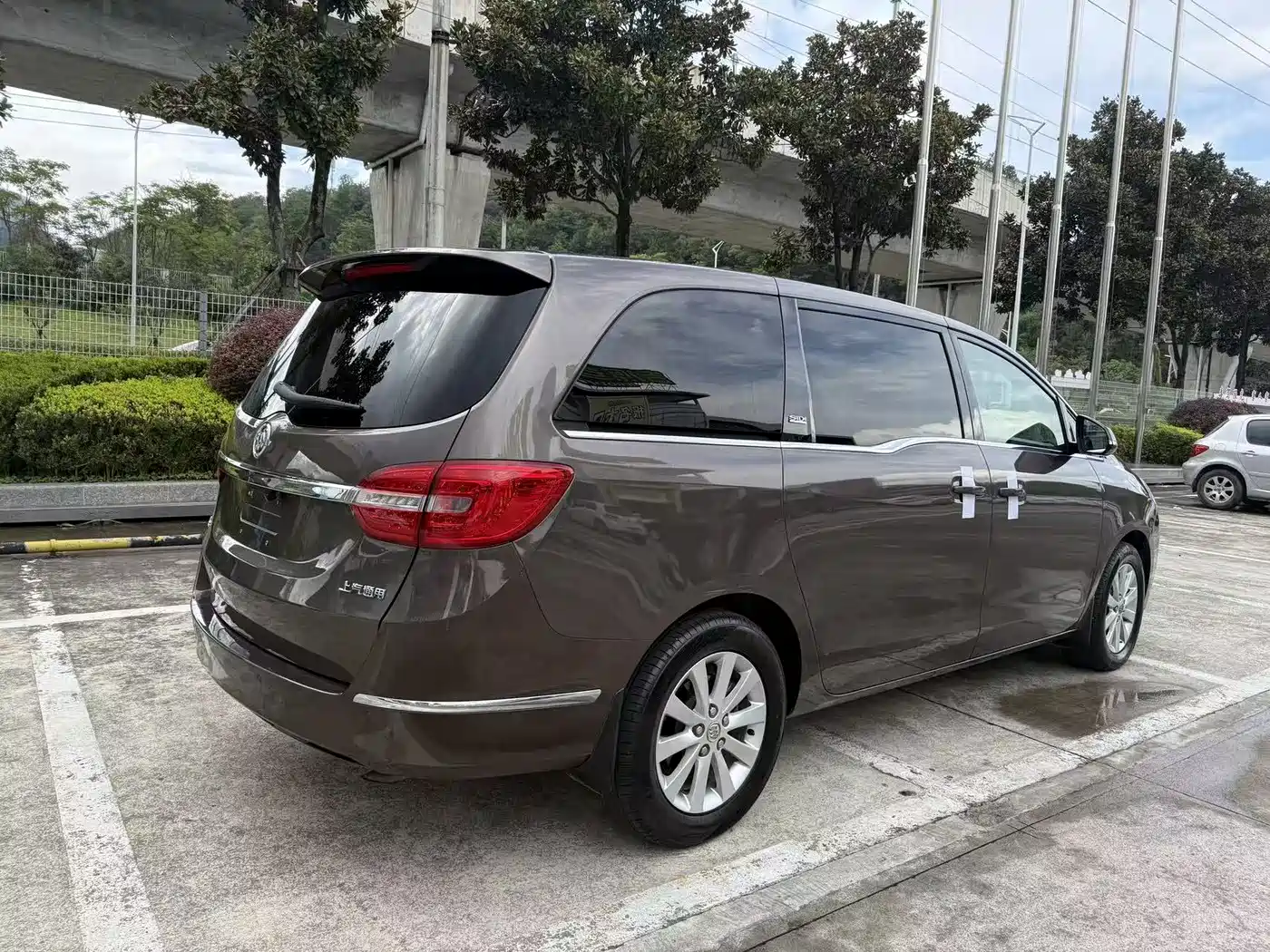Buick GL8 2014 2.4L CT Luxury Business Comfort фото 8
