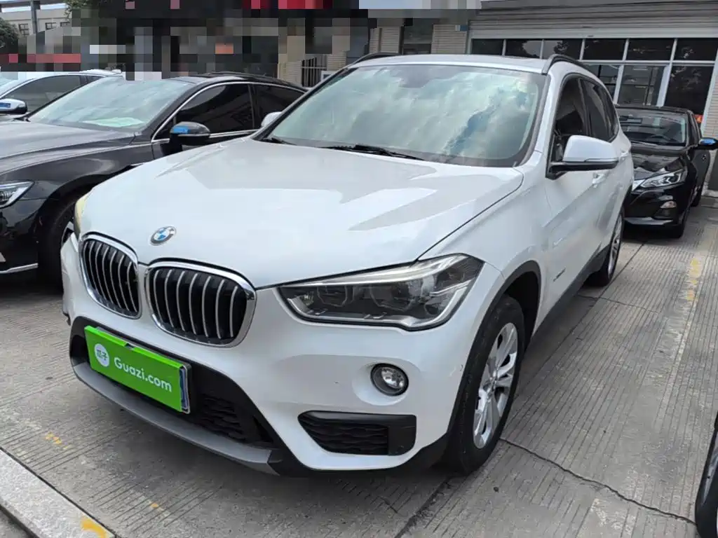 Фото 2 - BMW X1